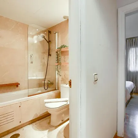 Apartamento En Chamberi Con Piscina - Lovely Apartment In The City Center With Swimming Pool Madrid Esterno foto