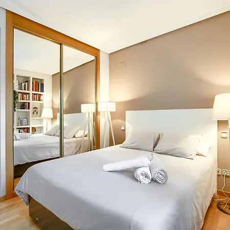 Apartamento En Chamberi Con Piscina - Lovely Apartment In The City Center With Swimming Pool Madrid Esterno foto